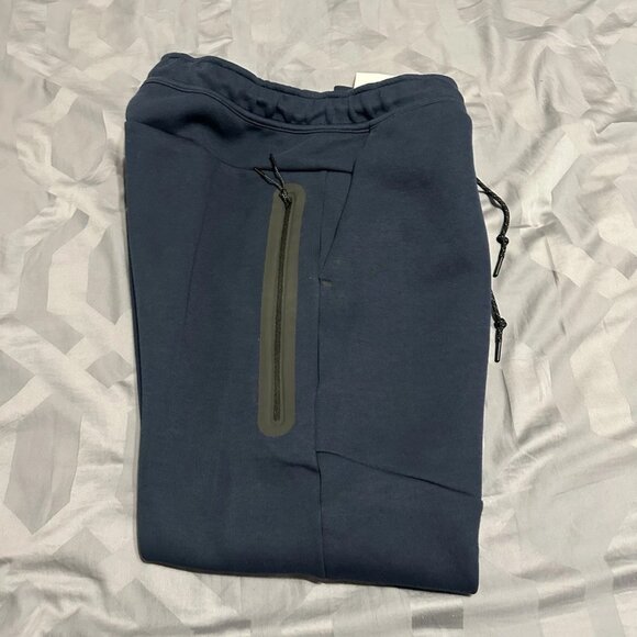 New Nike Sportswear Tech Fleece Jogger Pants HV0959-451 Navy Blue Large L $115 - Picture 2 of 5